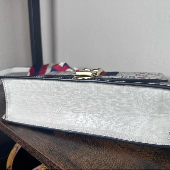 Authentic Limited Edition Gucci White and Red Heart Sylvie